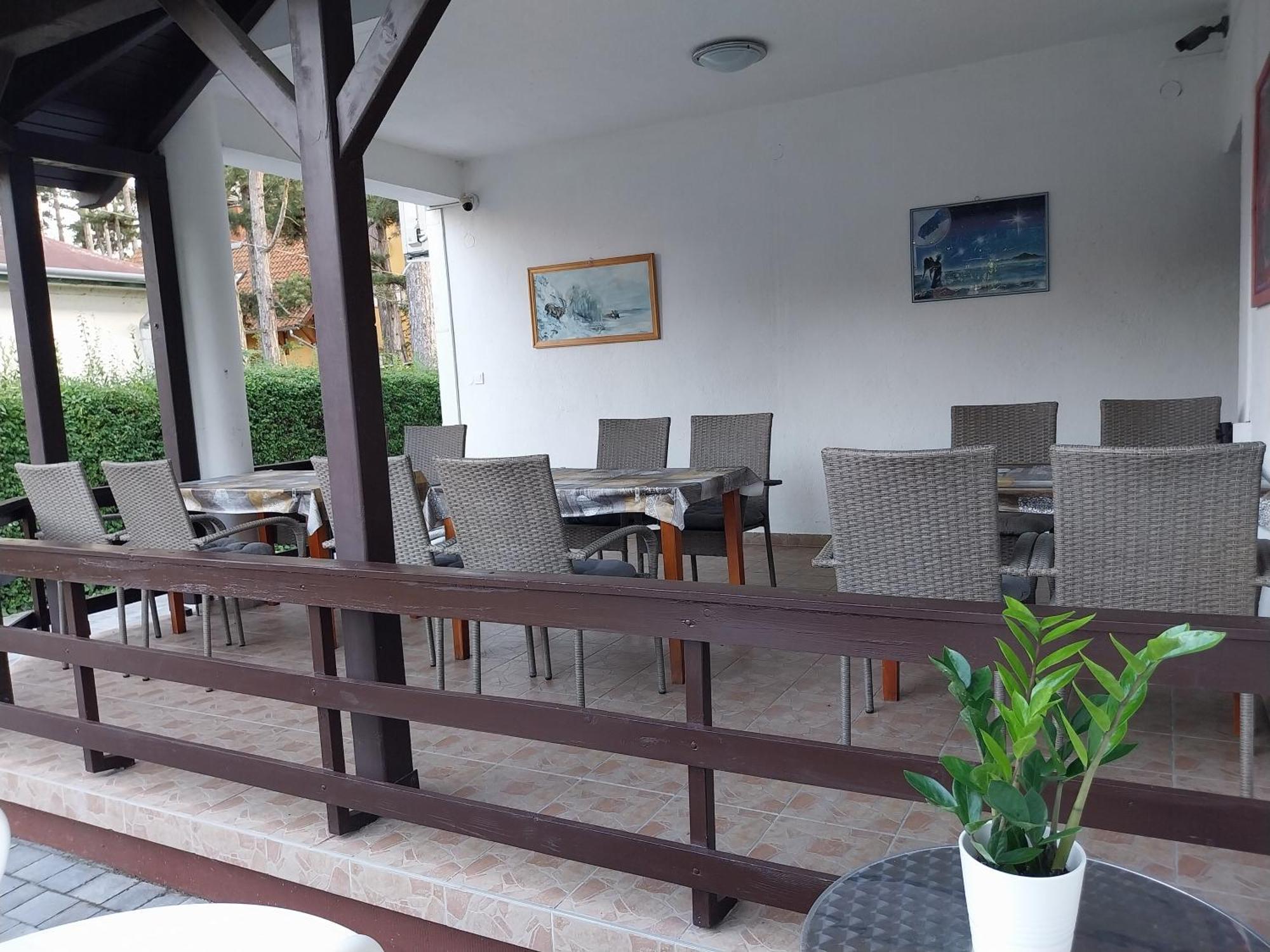 Fenyves Vendeghaz - Siofok Apartment Exterior photo