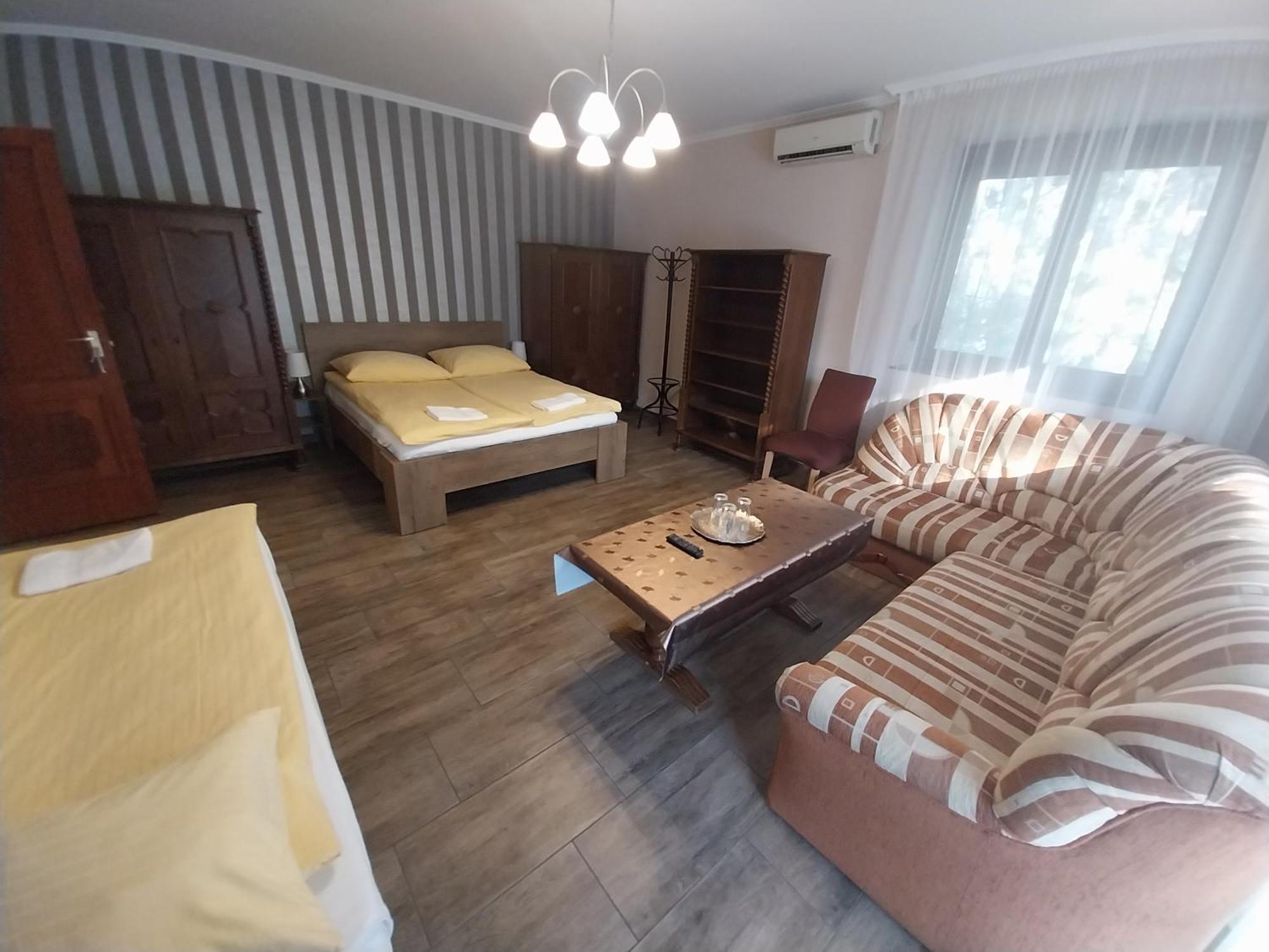 Fenyves Vendeghaz - Siofok Apartment Exterior photo