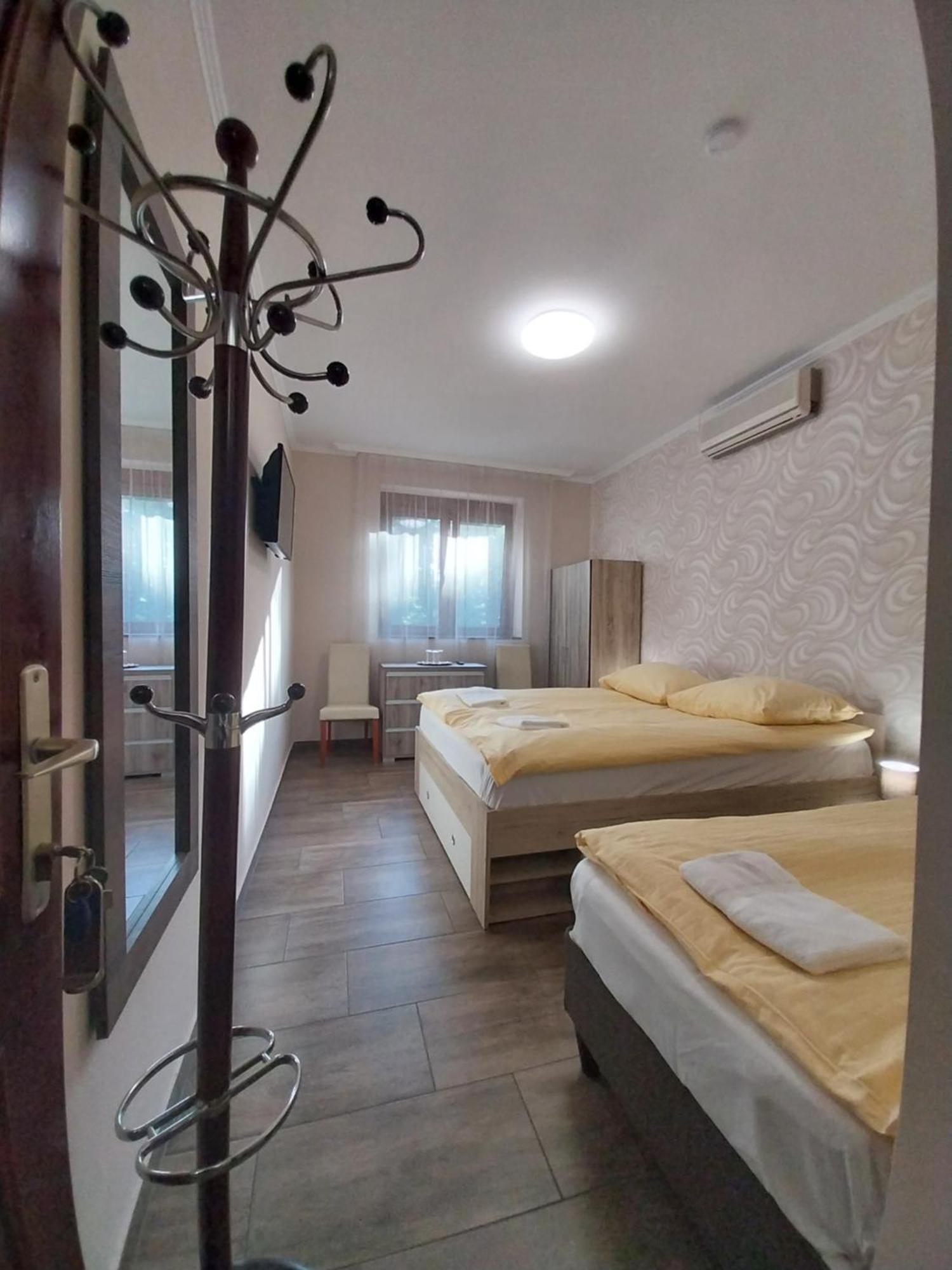Fenyves Vendeghaz - Siofok Apartment Exterior photo